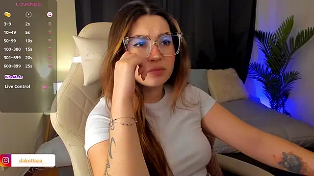 dakottaa  online show from 11-06-25, 11:15