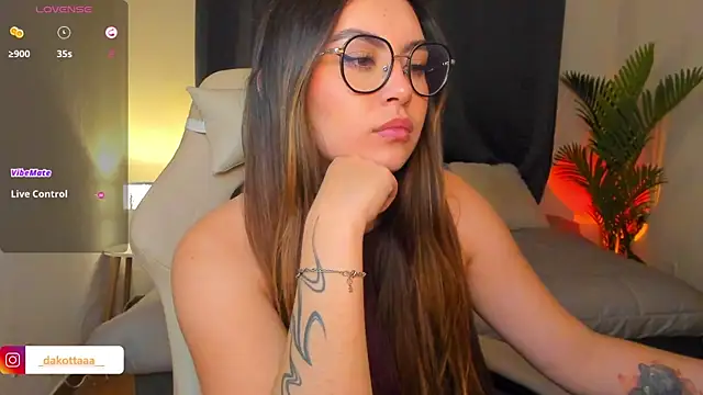 Snapshot of dakottaa_ chatting on 03-27-26, 11:37 dakottaa online show from 03-27-26, 11:37