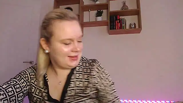 Karolina love  online show from 11-16-25, 11:49