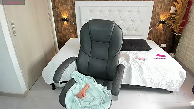 Snapshot of kitty__horny chatting on 01-29-25, 05:35 kitty horny online show from 01-29-25, 05:35