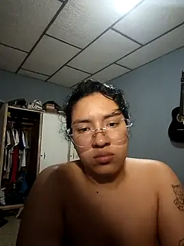 Snapshot of DanelyLopez chatting on 12-10-24, 01:32 DanelyLopez online show from 12-10-24, 01:32