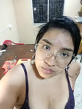 Snapshot of DanelyLopez chatting on 09-22-25, 01:51 DanelyLopez online show from 09-22-25, 01:51