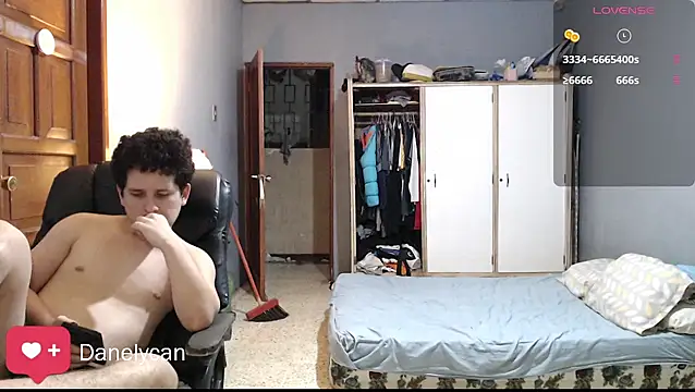 Snapshot of DanelyLopez chatting on 05-13-26, 01:03 DanelyLopez online show from 05-13-26, 01:03
