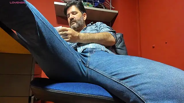 Maxi TheBigDaddy online show from 03-10-25, 01:43