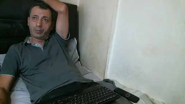 Snapshot of Rator_2 chatting on 09-12-25, 09:04 Rator 2 online show from 09-12-25, 09:04