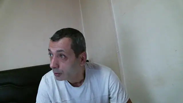 Snapshot of Rator_2 chatting on 12-05-25, 07:21 Rator 2 online show from 12-05-25, 07:21