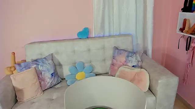 tinysara online show from 02-28-25, 04:42