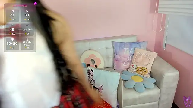 tinysara online show from 02-01-26, 04:27