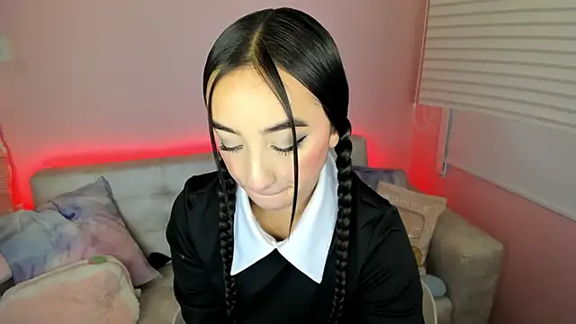 tinysara online show from 04-13-26, 04:23