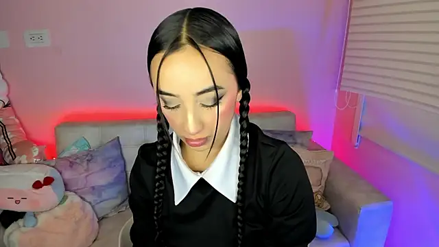 tinysara online show from 04-26-26, 04:26