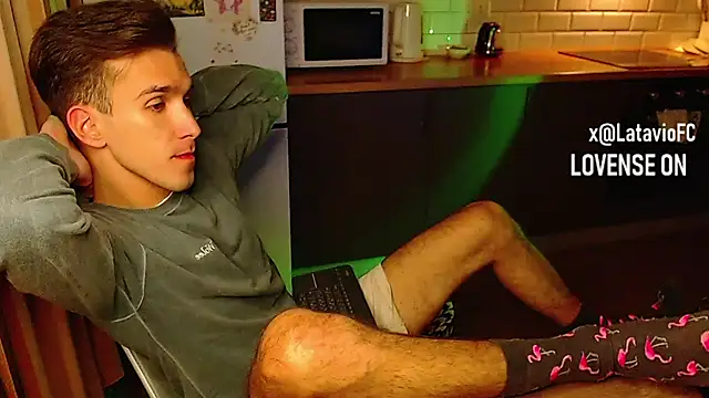 Midnighter  online show from 09-29-25, 03:33