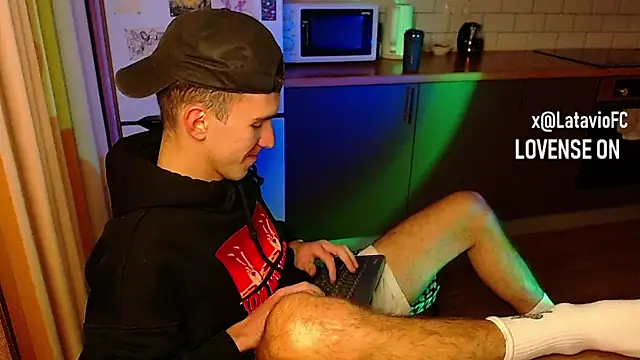 Midnighter  online show from 09-30-25, 02:38