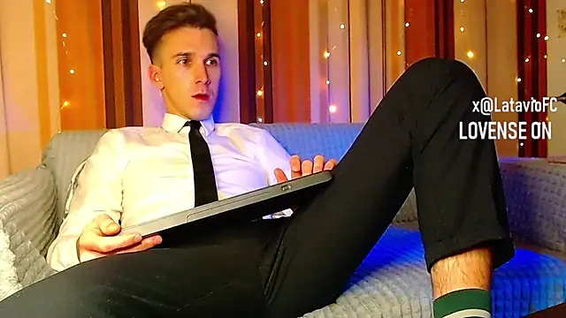 Midnighter  online show from 12-16-25, 11:54