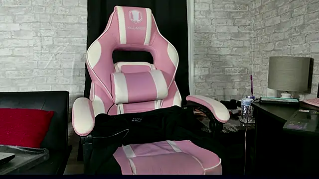 Snapshot of Marie_Wadsworthy chatting on 10-09-25, 01:53 Marie Wadsworthy online show from 10-09-25, 01:53