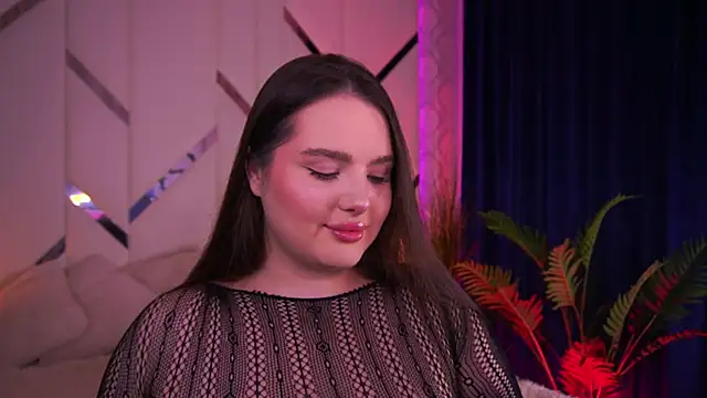 Snapshot of CuteAmberr chatting on 10-31-25, 12:33 CuteAmberr online show from 10-31-25, 12:33