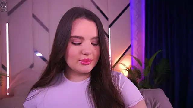 Snapshot of CuteAmberr chatting on 11-30-25, 12:47 CuteAmberr online show from 11-30-25, 12:47