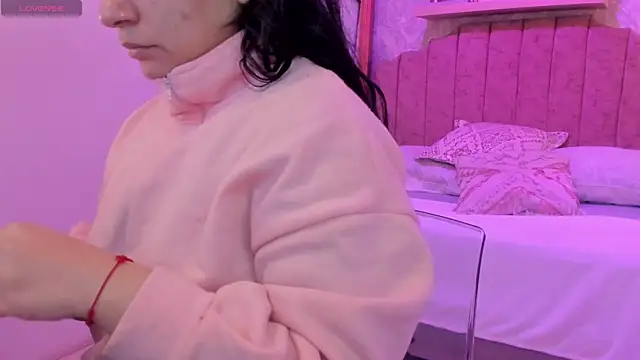 scarlet miller1 online show from 10-25-25, 11:51