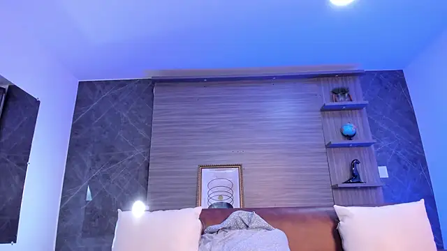 charlottewhitte online show from 11-06-25, 11:33