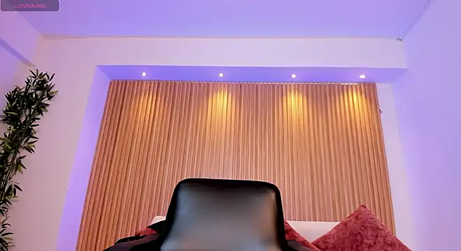 charlottewhitte online show from 04-28-26, 02:55