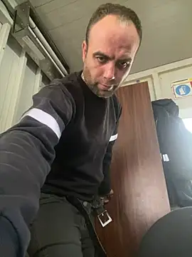 Snapshot of mustican422 chatting on 01-12-25, 05:34 mustican422 online show from 01-12-25, 05:34