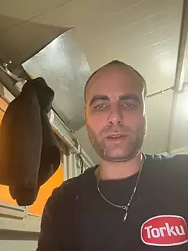 Snapshot of mustican422 chatting on 01-25-25, 05:08 mustican422 online show from 01-25-25, 05:08