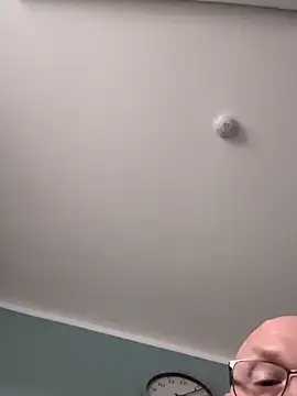 Snapshot of Mariomario0565 chatting on 02-17-26, 03:08 Mariomario0565 online show from 02-17-26, 03:08