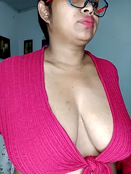 Snapshot of chalohott chatting on 06-24-26, 11:20 chalohott online show from 06-24-26, 11:20