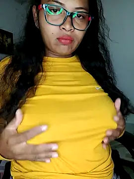 Snapshot of chalohott chatting on 07-17-26, 10:44 chalohott online show from 07-17-26, 10:44