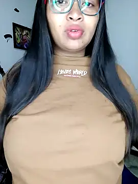 Snapshot of chalohott chatting on 07-21-26, 11:34 chalohott online show from 07-21-26, 11:34