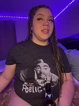 Snapshot of QueenNuttCollector chatting on 12-21-24, 01:58 QueenNuttCollector online show from 12-21-24, 01:58