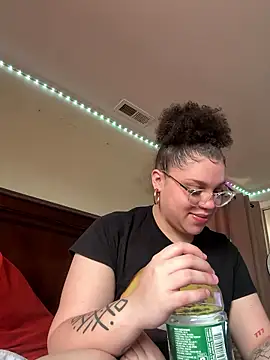 Snapshot of QueenNuttCollector chatting on 01-09-26, 05:15 QueenNuttCollector online show from 01-09-26, 05:15