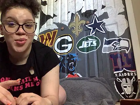 QueenNuttCollector online show from 05-12-26, 04:48