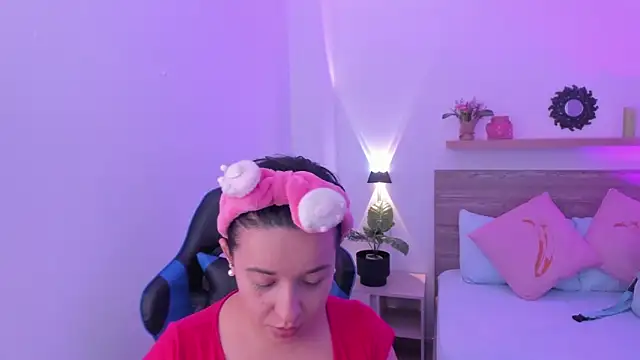 izaro22 online show from 10-06-25, 12:46