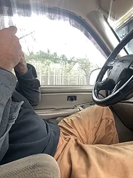 Snapshot of Themechanic420 chatting on 01-06-26, 02:10 Themechanic420 online show from 01-06-26, 02:10