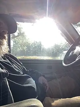 Snapshot of Themechanic420 chatting on 03-05-26, 02:35 Themechanic420 online show from 03-05-26, 02:35