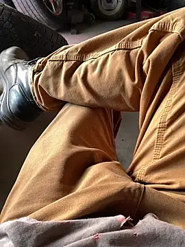 Snapshot of Themechanic420 chatting on 07-22-26, 01:36 Themechanic420 online show from 07-22-26, 01:36