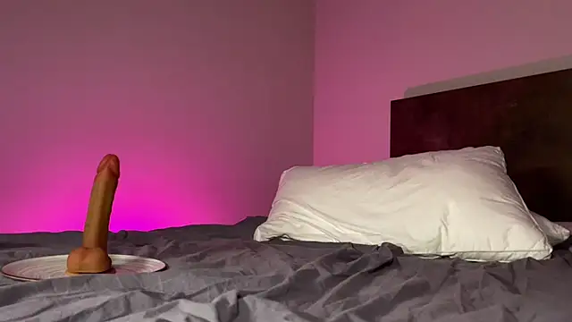 Snapshot of Pi-x-ie chatting on 04-05-26, 03:42 Pi-x-ie online show from 04-05-26, 03:42