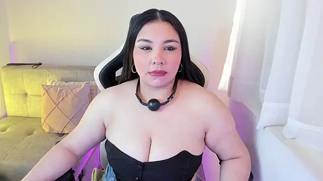 ambar-wells online show from 07-30-26, 05:12