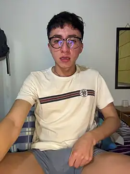 CamiRojas boy online show from 06-22-26, 04:09