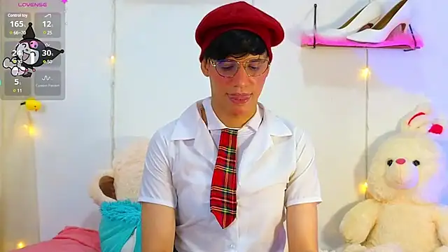 Ariel Femboy  online show from 03-08-25, 07:05