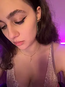 Snapshot of Your_insomniya chatting on 11-08-25, 10:19 Your insomniya online show from 11-08-25, 10:19