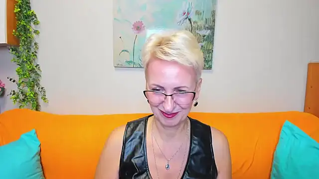 iamyourdream89 online show from 11-04-25, 07:57