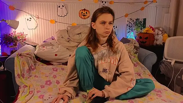 Frank Fraer online show from 10-26-25, 02:23