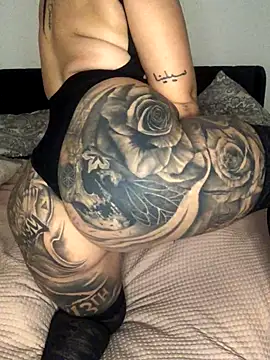 Mia-Bremer online show from 12-05-25, 01:09