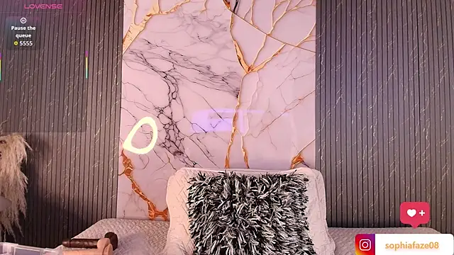 Snapshot of big_tits_in_your_face chatting on 02-04-26, 08:14 big tits in your face online show from 02-04-26, 08:14