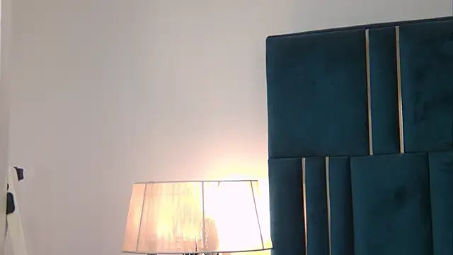 Snapshot of EdithOliviere chatting on 01-08-26, 09:44 EdithOliviere online show from 01-08-26, 09:44