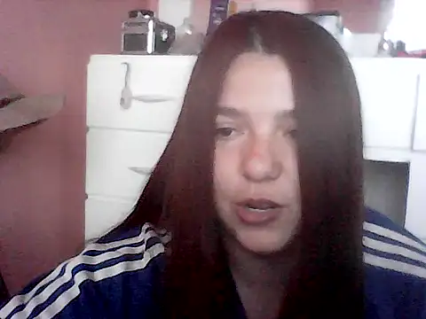 Snapshot of Oxitocina2000 chatting on 11-20-25, 08:08 Oxitocina2000 online show from 11-20-25, 08:08