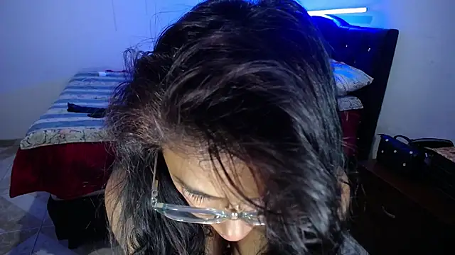 Snapshot of pinky_violeta chatting on 01-17-25, 01:15 pinky violeta online show from 01-17-25, 01:15