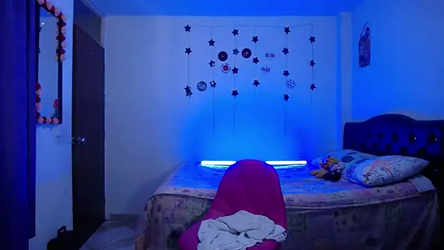 Snapshot of pinky_violeta chatting on 03-04-25, 03:15 pinky violeta online show from 03-04-25, 03:15