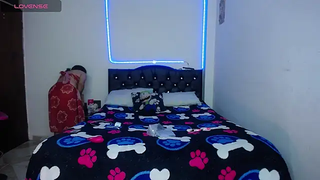 Snapshot of pinky_violeta chatting on 02-15-26, 10:28 pinky violeta online show from 02-15-26, 10:28